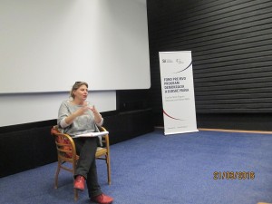 V rámci Vzdelávacej kampane Prvá diskutujeme v kine Lumiére v Bratislave.  Sú tu študenti a študentky zo Základnej školy Holíčska a Dubová. 